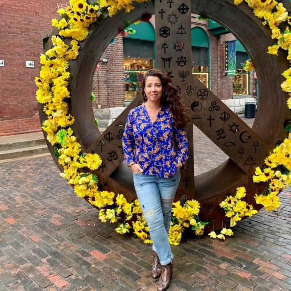 Meet your Posher, Fara - Picture 1 of 3